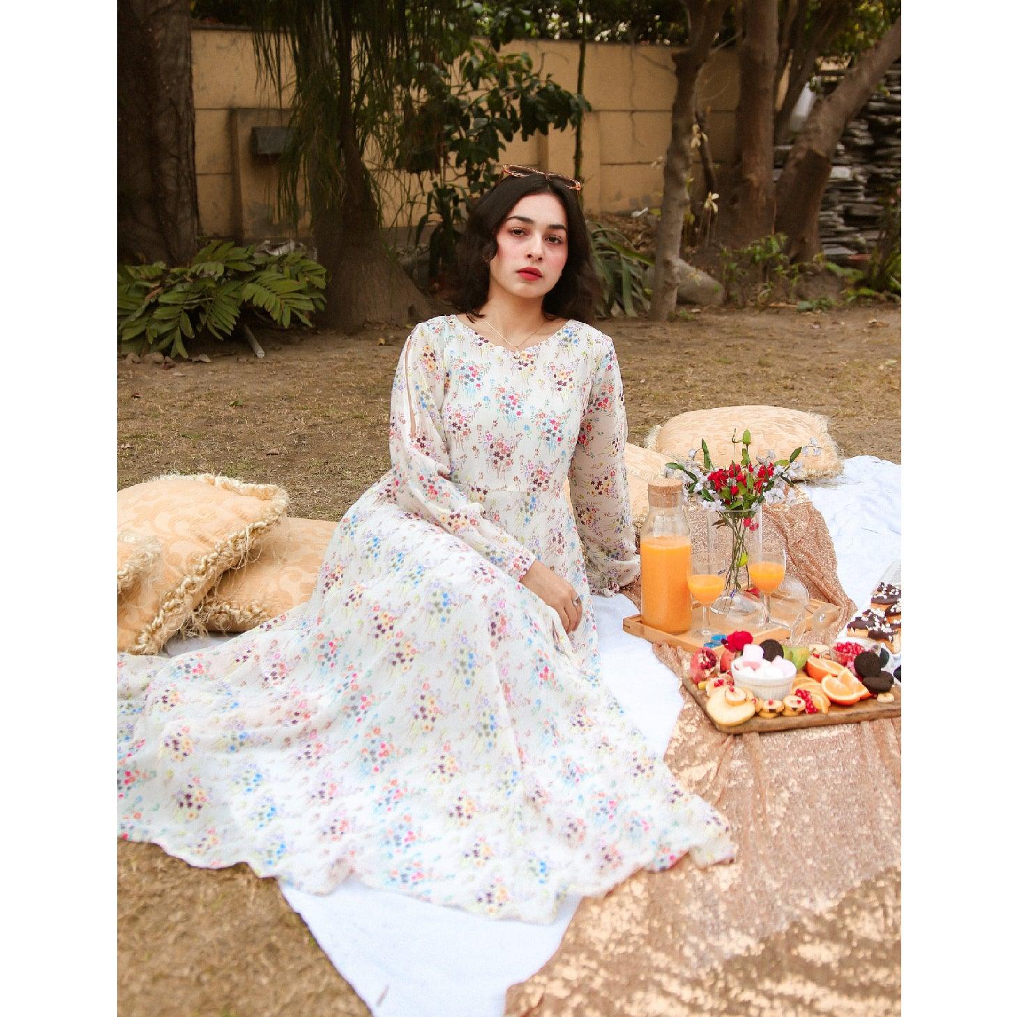 Blanc-Floral Chiffon Dress