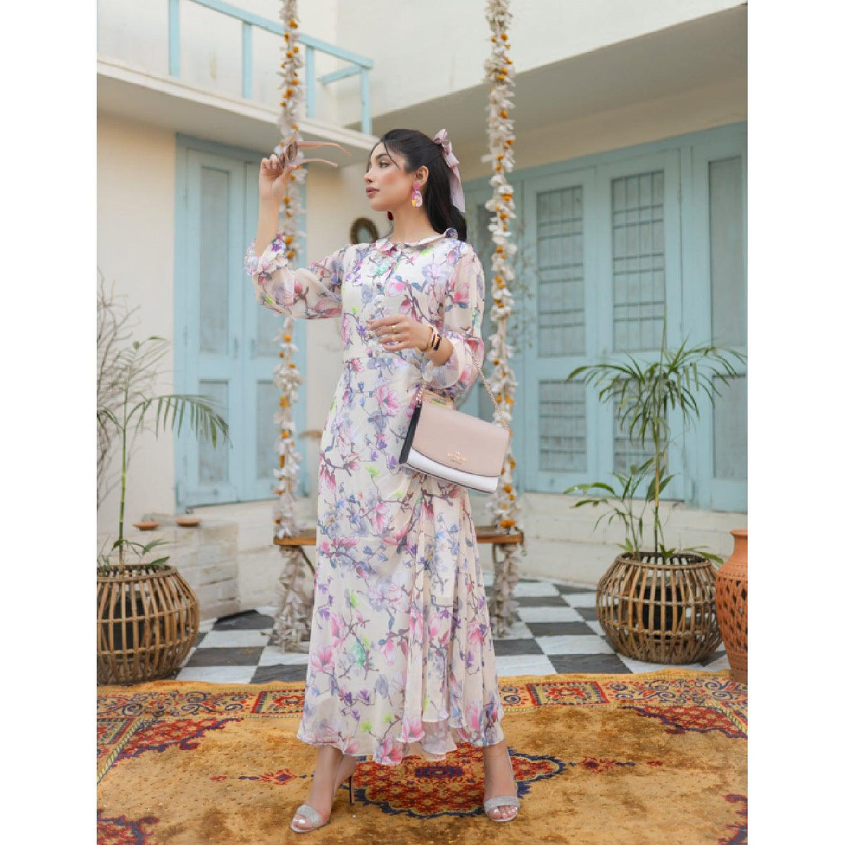 https://amnawajihacloset.com/cdn/shop/files/SQUARESIZEAMNAWAJIHA02-26.jpg?v=1740426548&width=1200