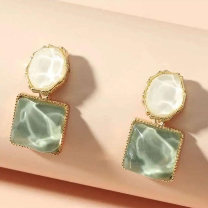 Sleek earring set