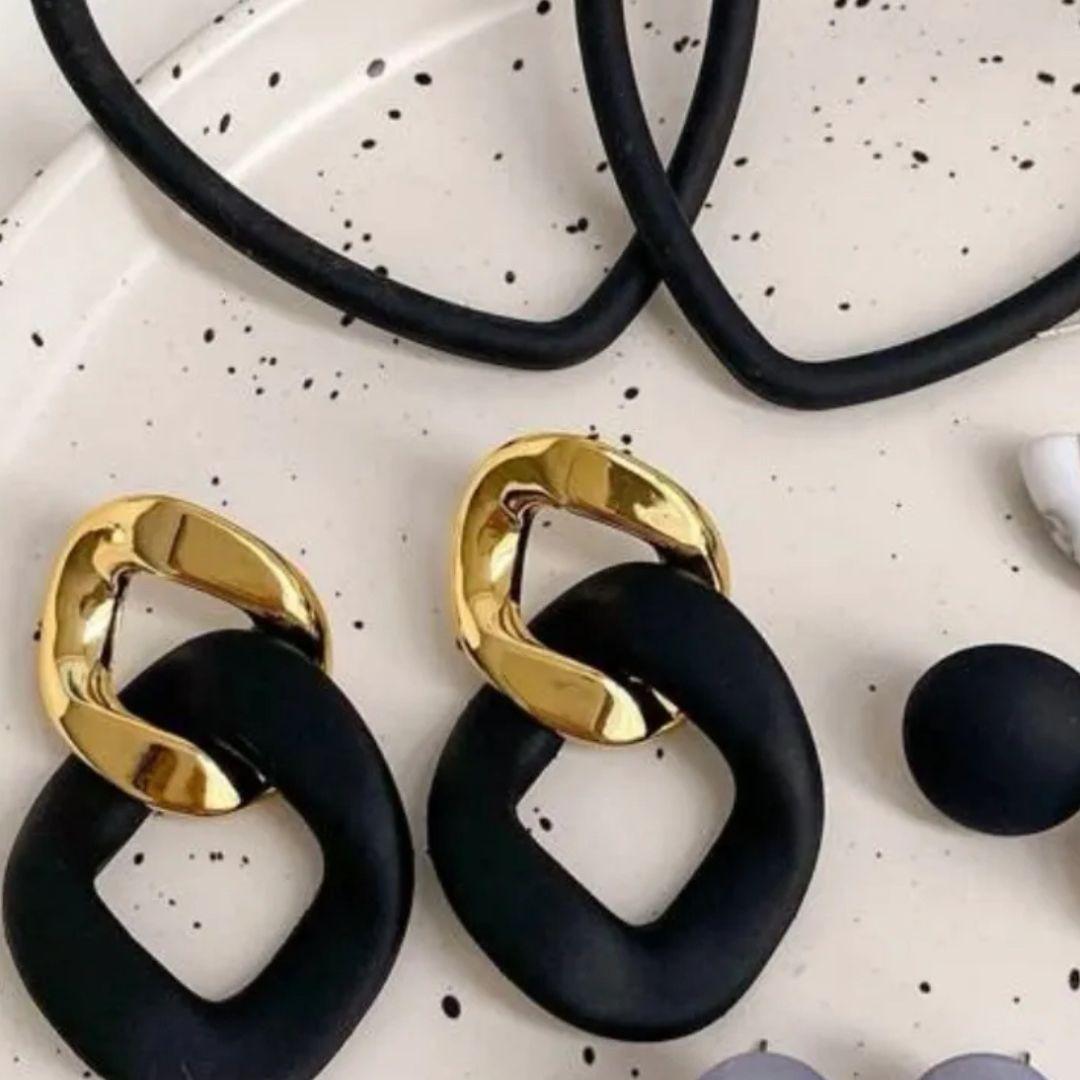 Monochrome earring set